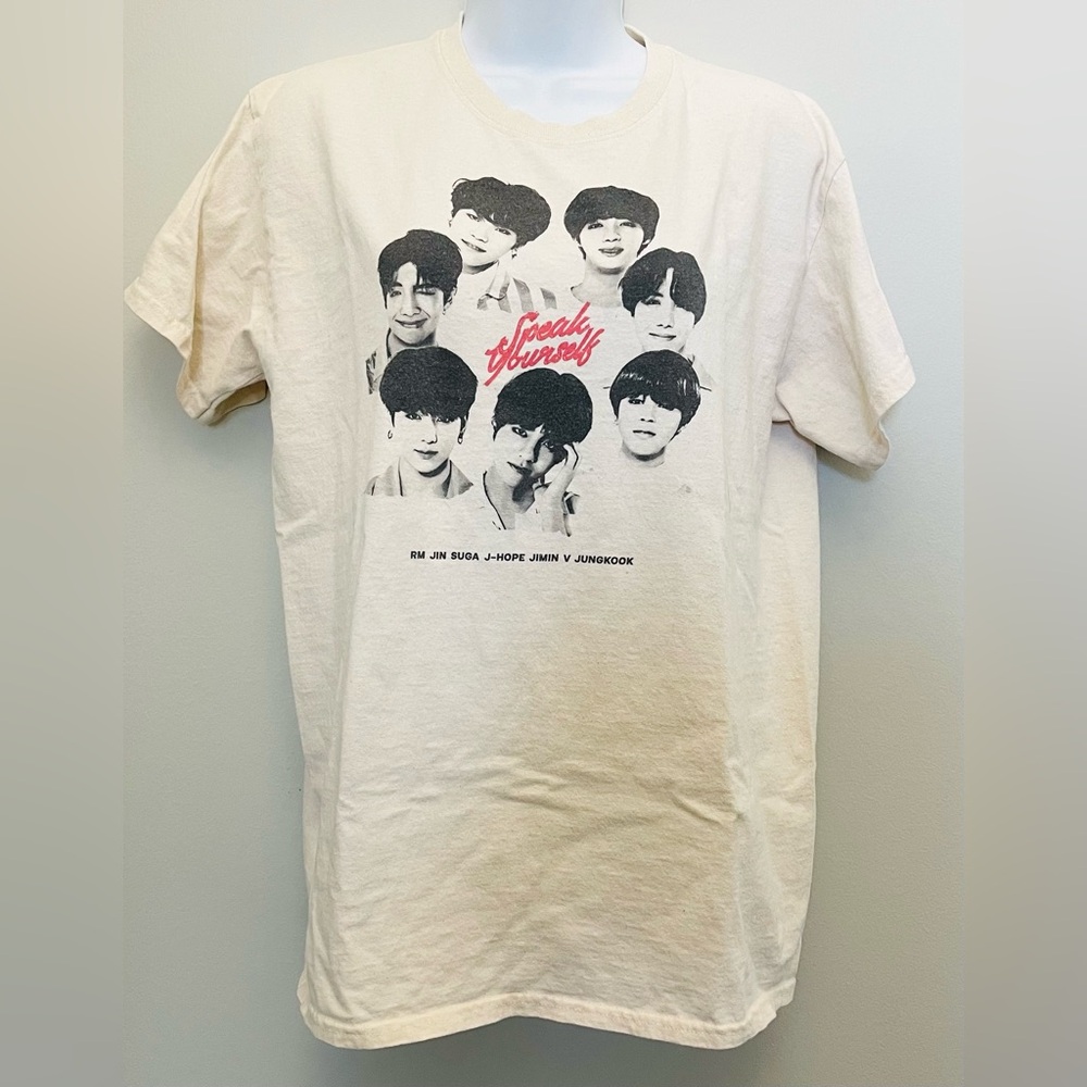 BTS concert Speak Yourself Graphic Tee M